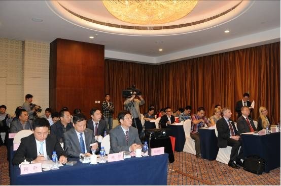 明拓集团董事长_明园集团董事长的老婆(2)